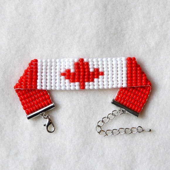 Canada Canadian flag bead bracelet, handmade, adjustable length, maple leaf - Picture 1 of 6